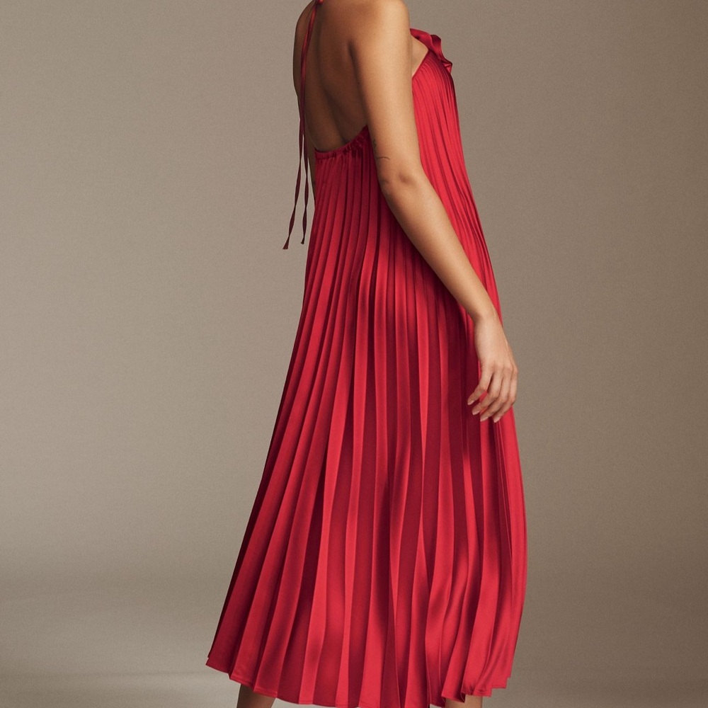 Elegant Red Pleated Dress